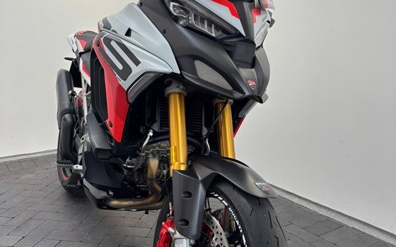 Umgebautes Motorrad Ducati Multistrada V4 RS von Claus Carstens Zweiradhandel - Bild 3