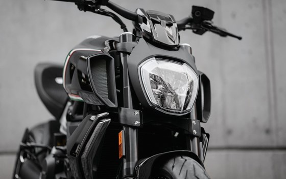 Umgebautes Motorrad Ducati Diavel 1260 von MOTO WARMUTH GMBH - Bild 2