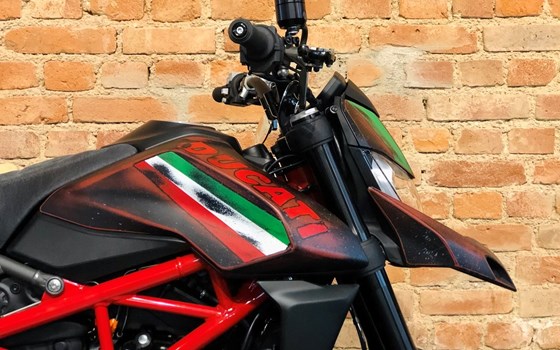 Umgebautes Motorrad Ducati Hypermotard 950 von MOTO WARMUTH GMBH - Bild 13