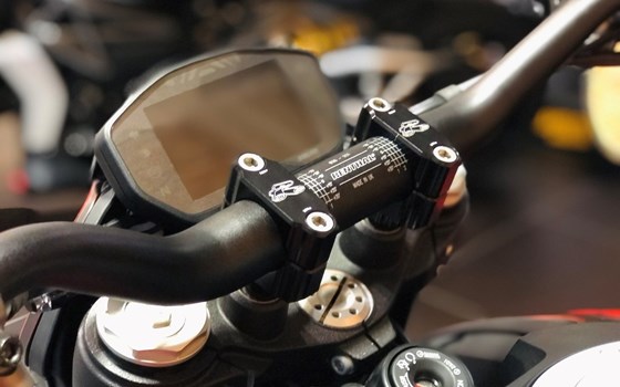 Umgebautes Motorrad Ducati Hypermotard 950 von MOTO WARMUTH GMBH - Bild 6