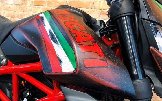 Umgebautes Motorrad Ducati Hypermotard 950 von MOTO WARMUTH GMBH - Bild 9