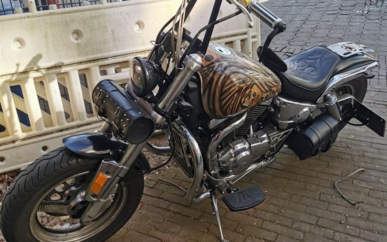 Umgebautes Motorrad Suzuki VZ 800 Marauder von user1585978 - Bild 2