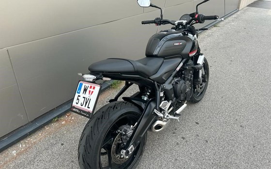 Umgebautes Motorrad Triumph Trident 660 von IL MOTO  Motorradhandel und Reparaturwerkstätte GesmbH - Bild 3