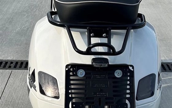 Umgebautes Motorrad Vespa GTS 310 SuperSport von IL MOTO  Motorradhandel und Reparaturwerkstätte GesmbH - Bild 6