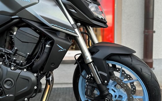 Umgebautes Motorrad Honda CB 750 von Direct Performance - Bild 4