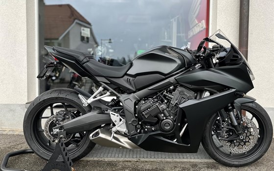 Umgebautes Motorrad Honda CBR650R E-Clutch von Direct Performance - Bild 1