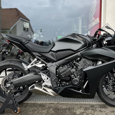 Honda CBR650R E-Clutch 