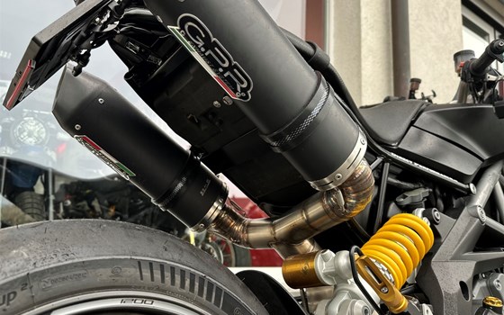 Umgebautes Motorrad Aprilia Dorsoduro 1200 von Direct Performance - Bild 4