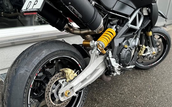 Umgebautes Motorrad Aprilia Dorsoduro 1200 von Direct Performance - Bild 3