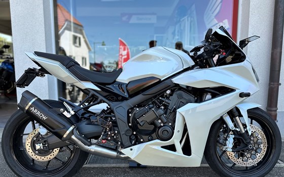 Umgebautes Motorrad Honda CBR650R E-Clutch von Direct Performance - Bild 1