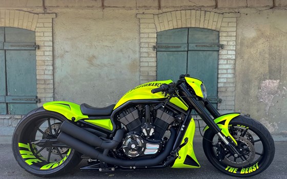 Umgebautes Motorrad Harley-Davidson Custom Bike von Direct Performance - Bild 1