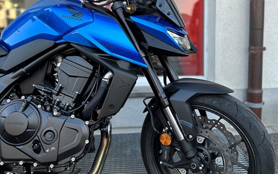 Umgebautes Motorrad Honda CB 750 von Direct Performance - Bild 5