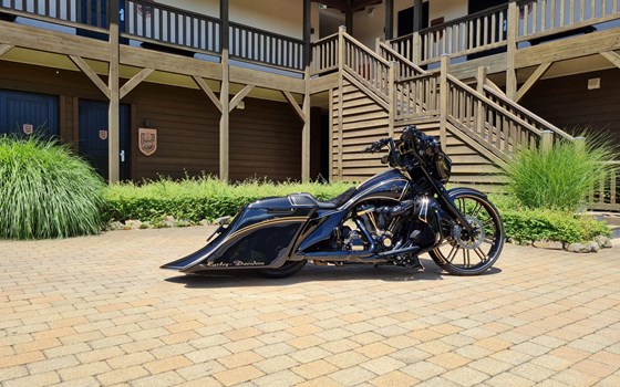 Umgebautes Motorrad Harley-Davidson CVO Street Glide FLHXSE von X-Trem Custombikes - Bild 2