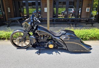 Harley-Davidson CVO Street Glide FLHXSE