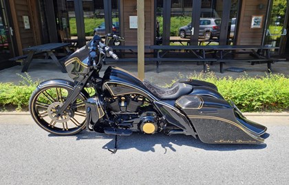 Harley-Davidson CVO Street Glide FLHXSE Custom Bike