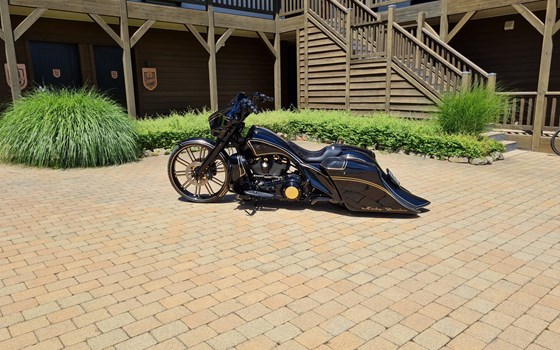 Umgebautes Motorrad Harley-Davidson CVO Street Glide FLHXSE von X-Trem Custombikes - Bild 26