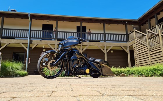 Umgebautes Motorrad Harley-Davidson CVO Street Glide FLHXSE von X-Trem Custombikes - Bild 5