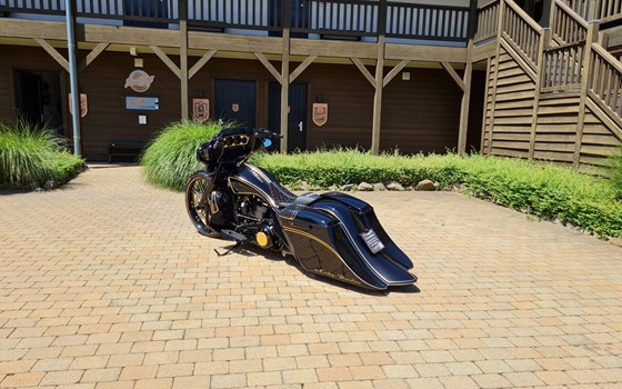 Umgebautes Motorrad Harley-Davidson CVO Street Glide FLHXSE von X-Trem Custombikes - Bild 30