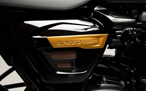 Umgebautes Motorrad Triumph Speed Twin 1200 von Mäge Motos GmbH - Bild 1