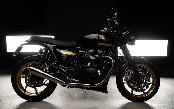 Umgebautes Motorrad Triumph Speed Twin 1200 von Mäge Motos GmbH - Bild 4