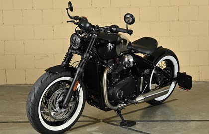 Triumph Bonneville Bobber Custom Bike