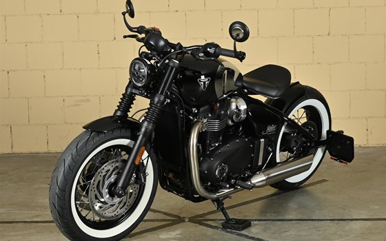 Umgebautes Motorrad Triumph Bonneville Bobber von Mäge Motos GmbH - Bild 1