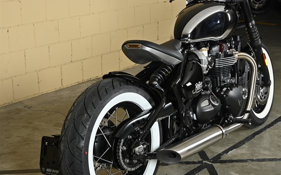 Umgebautes Motorrad Triumph Bonneville Bobber von Mäge Motos GmbH - Bild 11