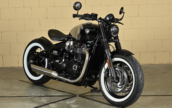 Umgebautes Motorrad Triumph Bonneville Bobber von Mäge Motos GmbH - Bild 3