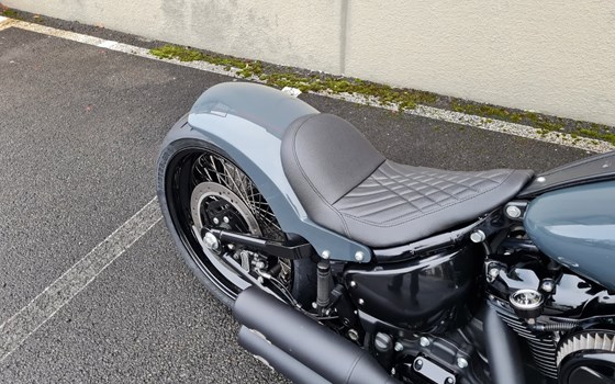 Umgebautes Motorrad Harley-Davidson Softail Heritage Classic 114 FLHCS von X-Trem Custombikes - Bild 12