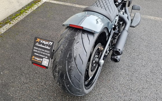 Umgebautes Motorrad Harley-Davidson Softail Heritage Classic 114 FLHCS von X-Trem Custombikes - Bild 13