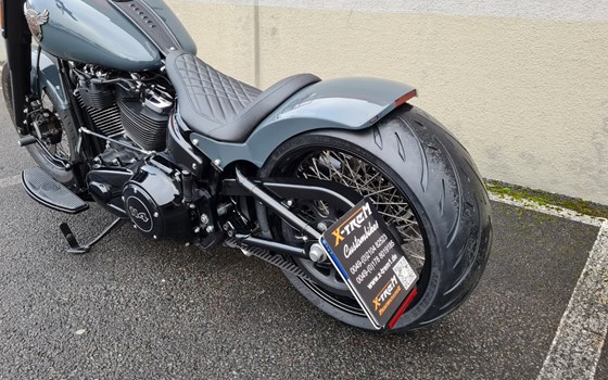 Umgebautes Motorrad Harley-Davidson Softail Heritage Classic 114 FLHCS von X-Trem Custombikes - Bild 20