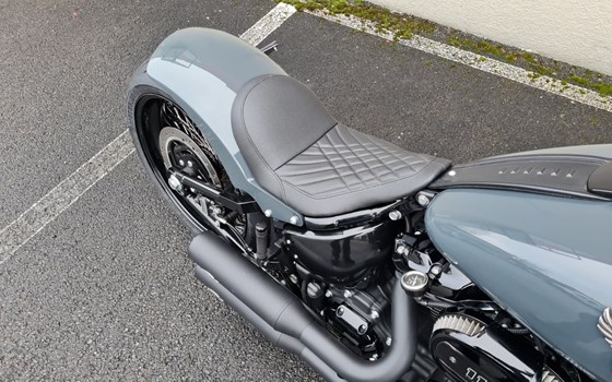 Umgebautes Motorrad Harley-Davidson Softail Heritage Classic 114 FLHCS von X-Trem Custombikes - Bild 15