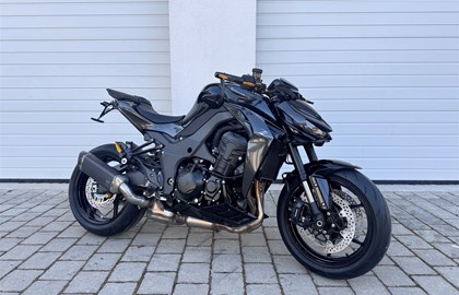 Kawasaki Z1100 Custom Bike