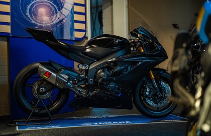 Yamaha R6 RACE Custom Bike