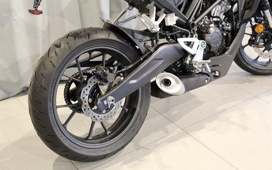 Umgebautes Motorrad Honda CB125R von Moto-Meinig GmbH - Bild 4