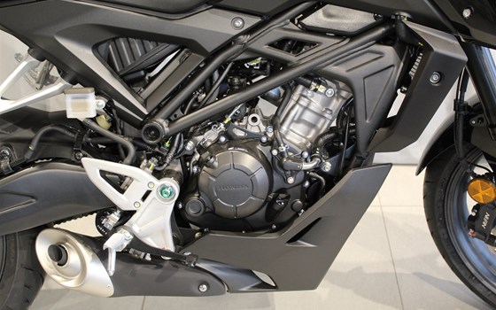 Umgebautes Motorrad Honda CB125R von Moto-Meinig GmbH - Bild 3