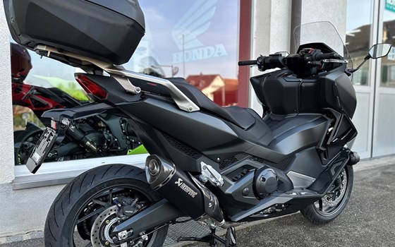 Umgebautes Motorrad Honda Forza 750 von Direct Performance - Bild 4