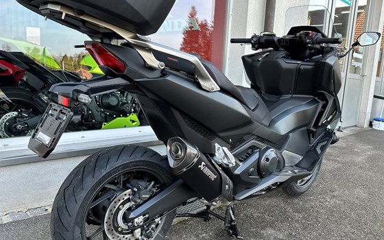 Umgebautes Motorrad Honda Forza 750 von Direct Performance - Bild 8