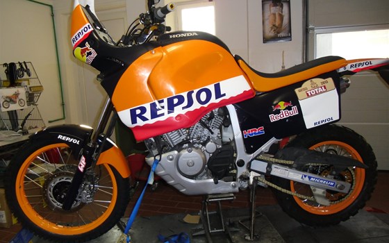 Umgebautes Motorrad Honda XL 600V Transalp von Bike & Cars - Jenas Biker Corner - Dirk Helbig - Bild 3