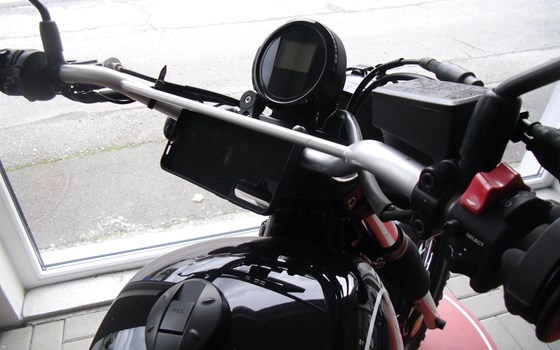 Umgebautes Motorrad Yamaha SCR950 von Bike & Cars - Jenas Biker Corner - Dirk Helbig - Bild 2