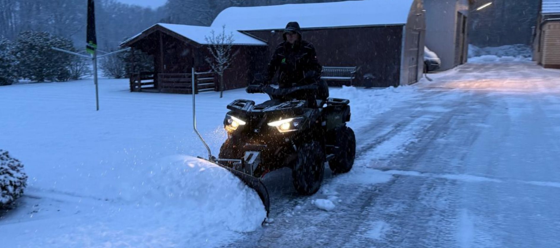 Kymco MXU 700i EPS ABS T3b SCHNEESCHILD