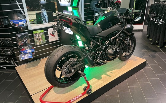 Umgebautes Motorrad Kawasaki Z900 von Moto Point Ilmenau e.K. - Inh. Frank Engelhardt - Bild 11