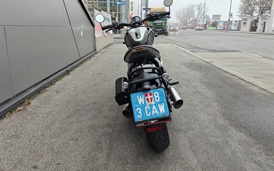 Umgebautes Motorrad Triumph Bonneville Bobber von IL MOTO  Motorradhandel und Reparaturwerkstätte GesmbH - Bild 5