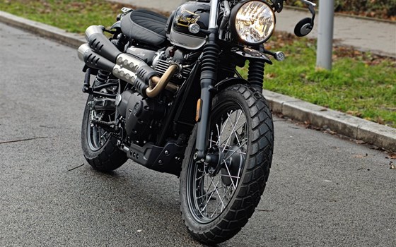 Umgebautes Motorrad Triumph Scrambler 900 von IL MOTO  Motorradhandel und Reparaturwerkstätte GesmbH - Bild 8