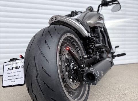 Umgebautes Motorrad Indian Scout Bobber von SMC-Styrian Motor Cycle - Bild 1