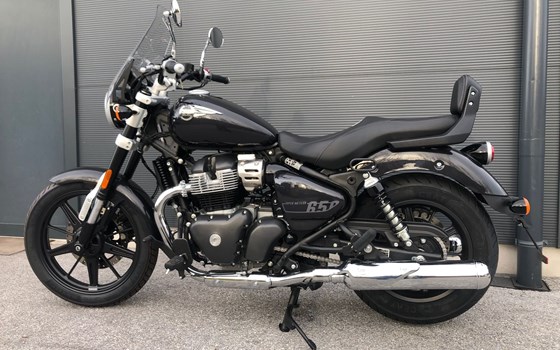 Umgebautes Motorrad Royal Enfield Super Meteor 650 von HÜTTER GesmbH - Bild 1