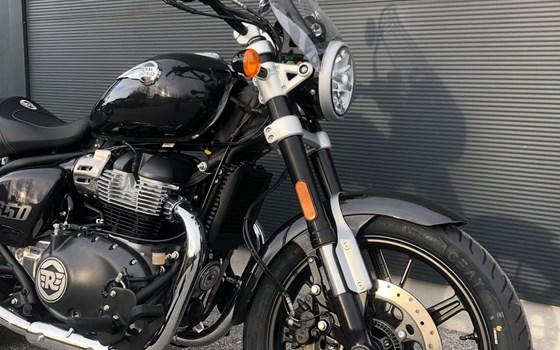 Umgebautes Motorrad Royal Enfield Super Meteor 650 von HÜTTER GesmbH - Bild 13