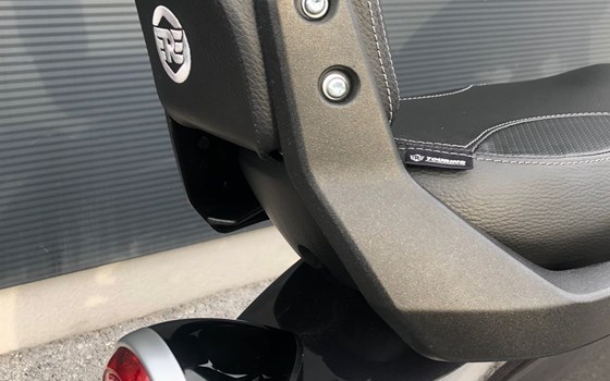 Umgebautes Motorrad Royal Enfield Super Meteor 650 von HÜTTER GesmbH - Bild 7