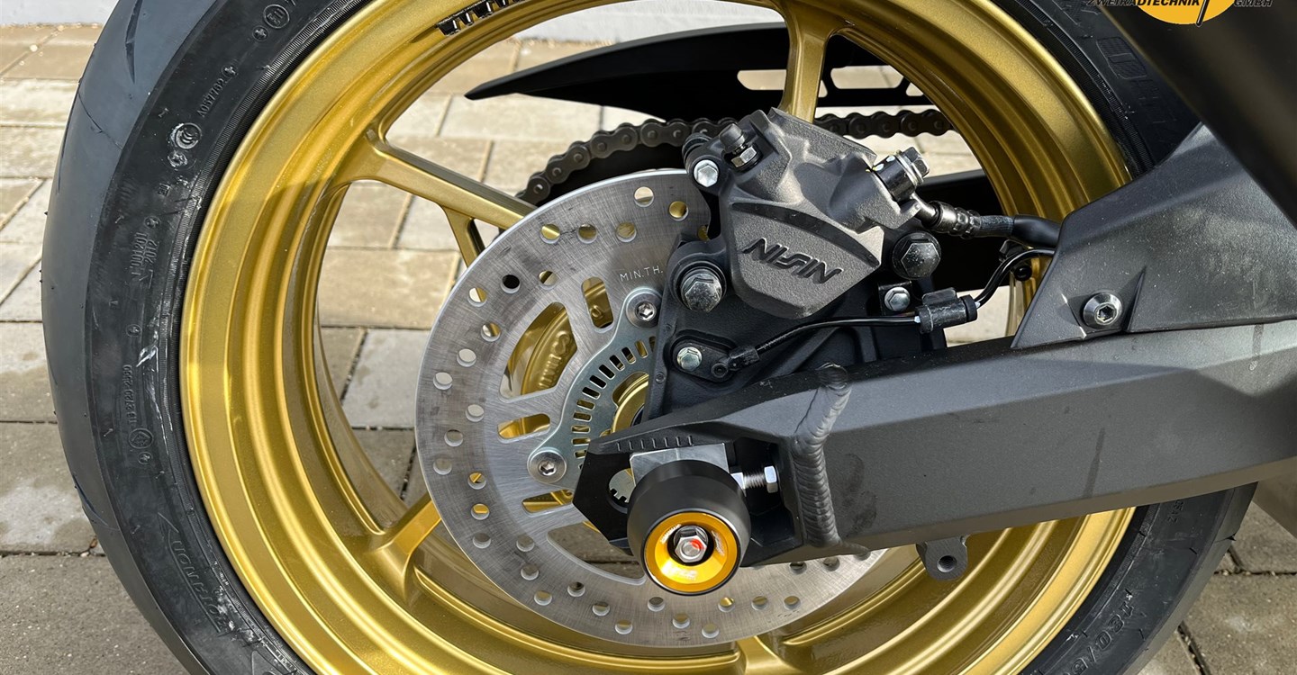 Umbgebautes Motorrad Kawasaki Z900