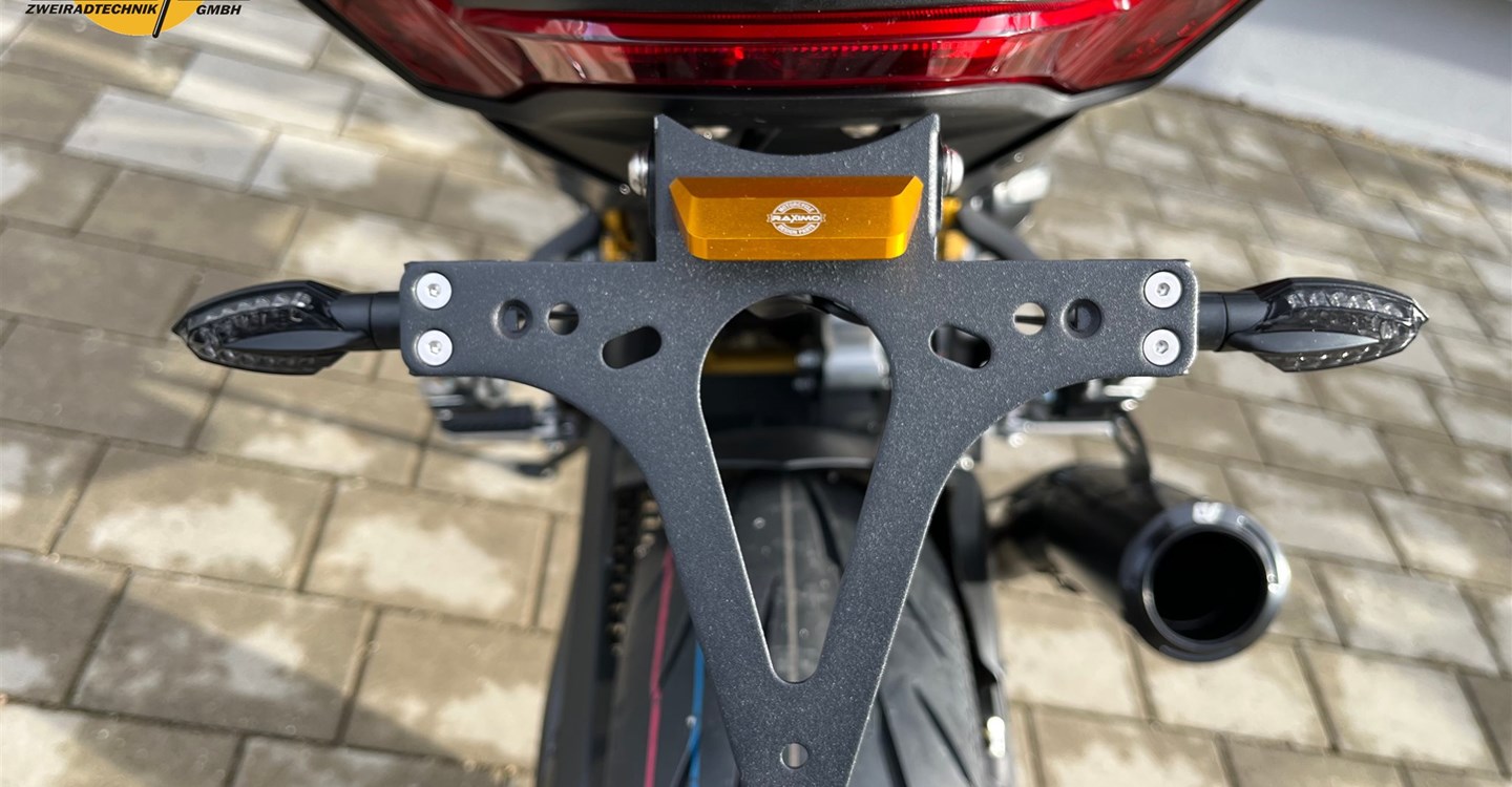 Umbgebautes Motorrad Kawasaki Z900